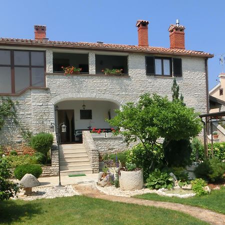 Apartmani Villa Otilija Пореч Екстериор снимка