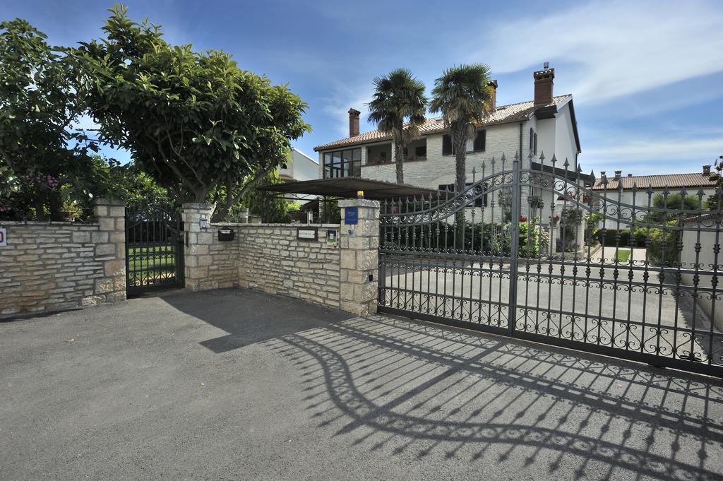 Apartmani Villa Otilija Пореч Екстериор снимка