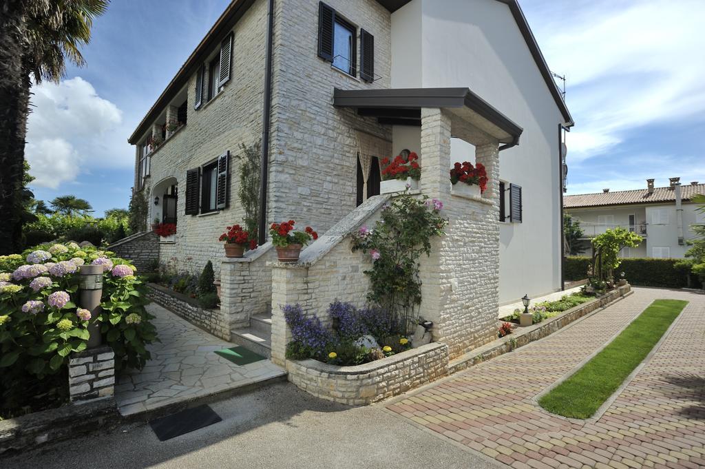Apartmani Villa Otilija Пореч Екстериор снимка