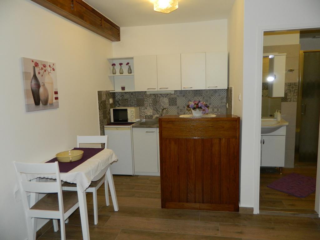 Apartmani Villa Otilija Пореч Екстериор снимка