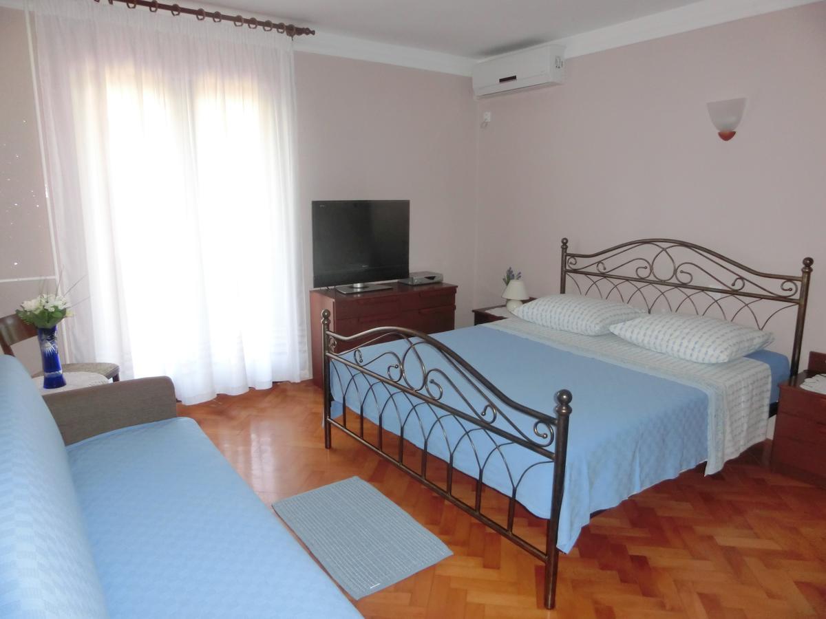Apartmani Villa Otilija Пореч Екстериор снимка
