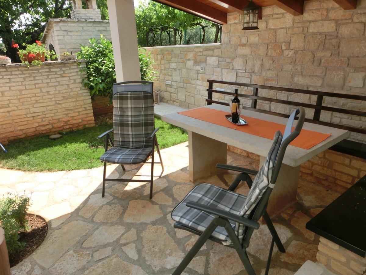 Apartmani Villa Otilija Пореч Екстериор снимка