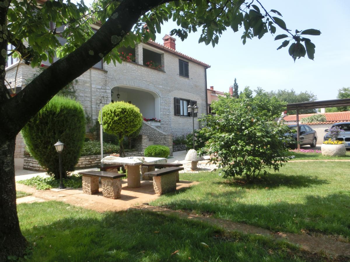 Apartmani Villa Otilija Пореч Екстериор снимка