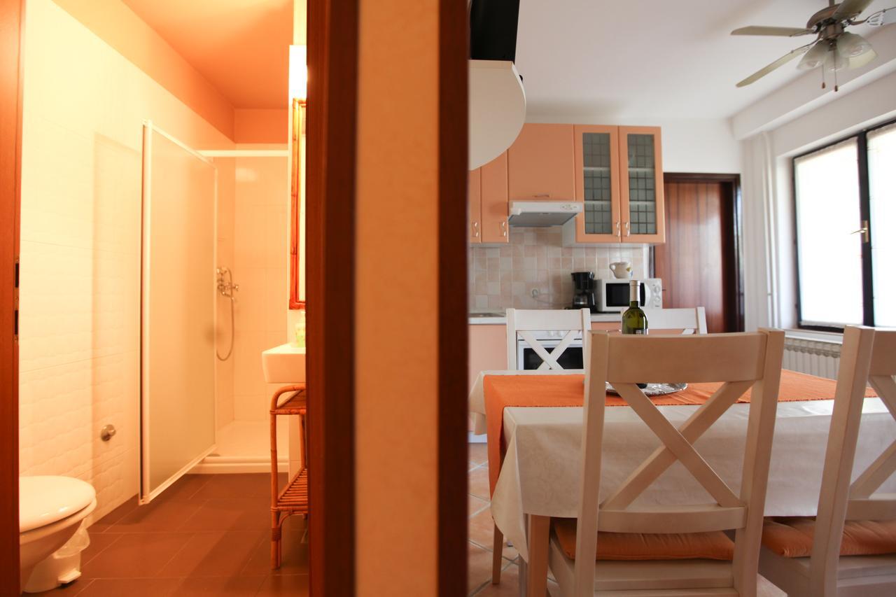 Apartmani Villa Otilija Пореч Екстериор снимка