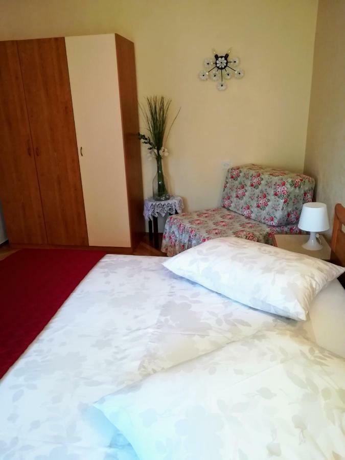 Apartmani Villa Otilija Пореч Екстериор снимка